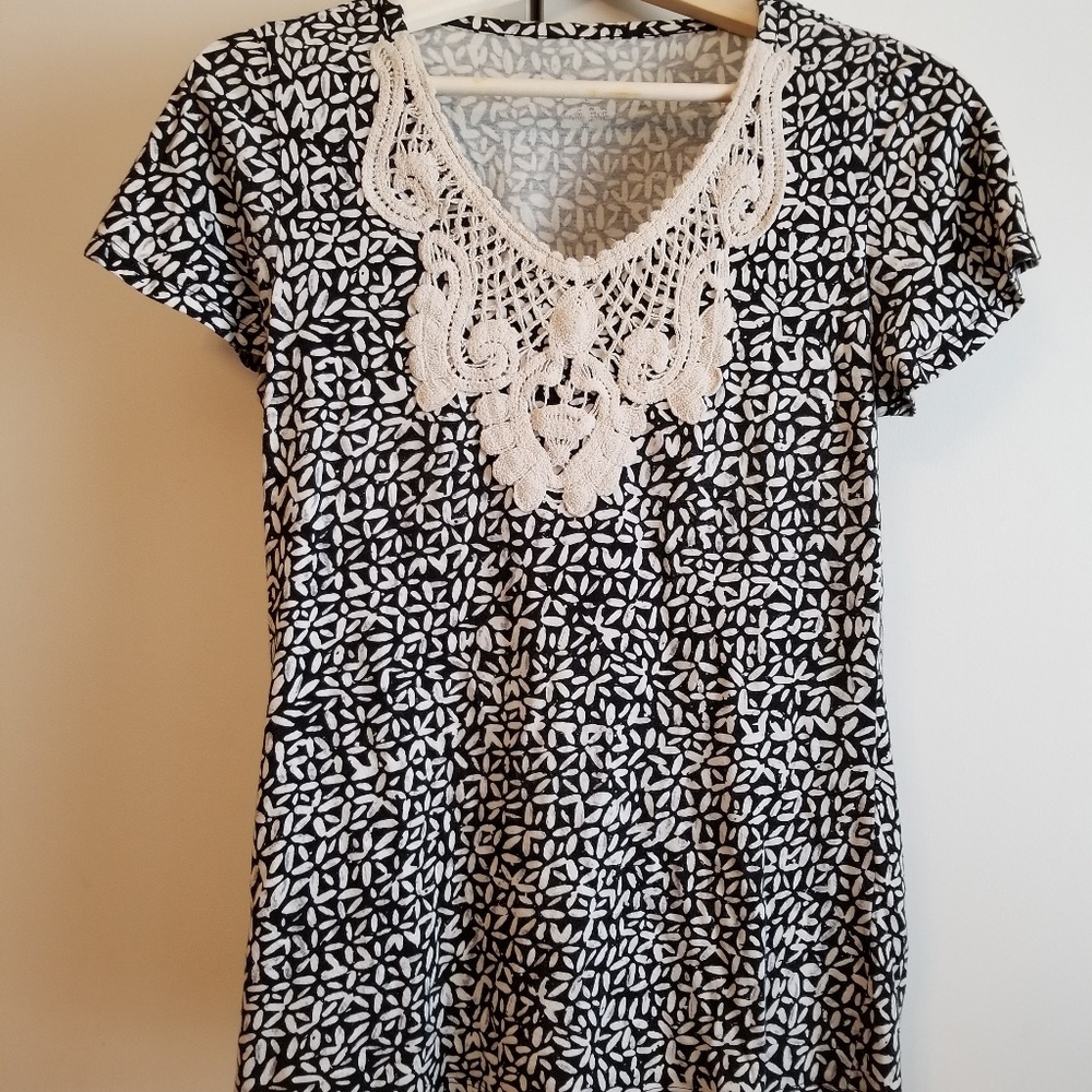 Black and off-white flutter sleeve patterned top